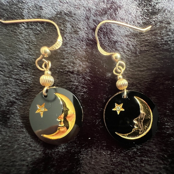 CRESCENT MOON & STAR GOLD/ BLACK EARRINGS - Picture 1 of 5